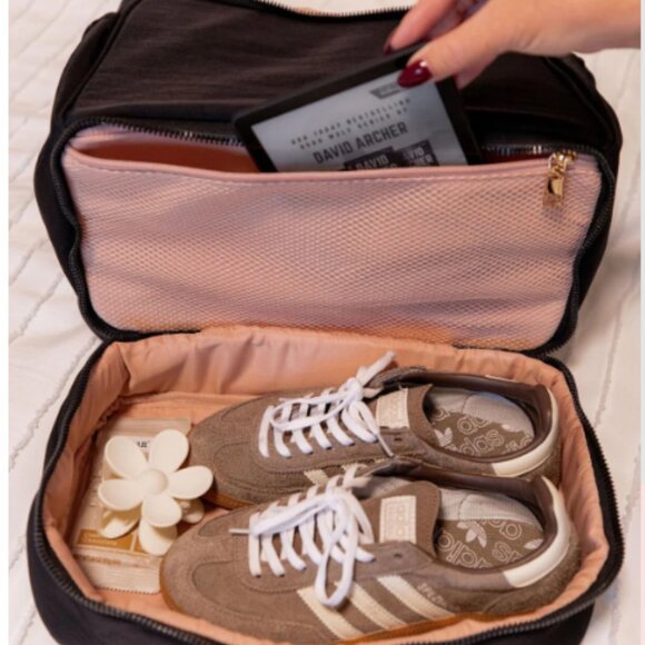 Poppy & Peonies : Summit Backpack, Black - BRAND NEW - Picture 2 of 4